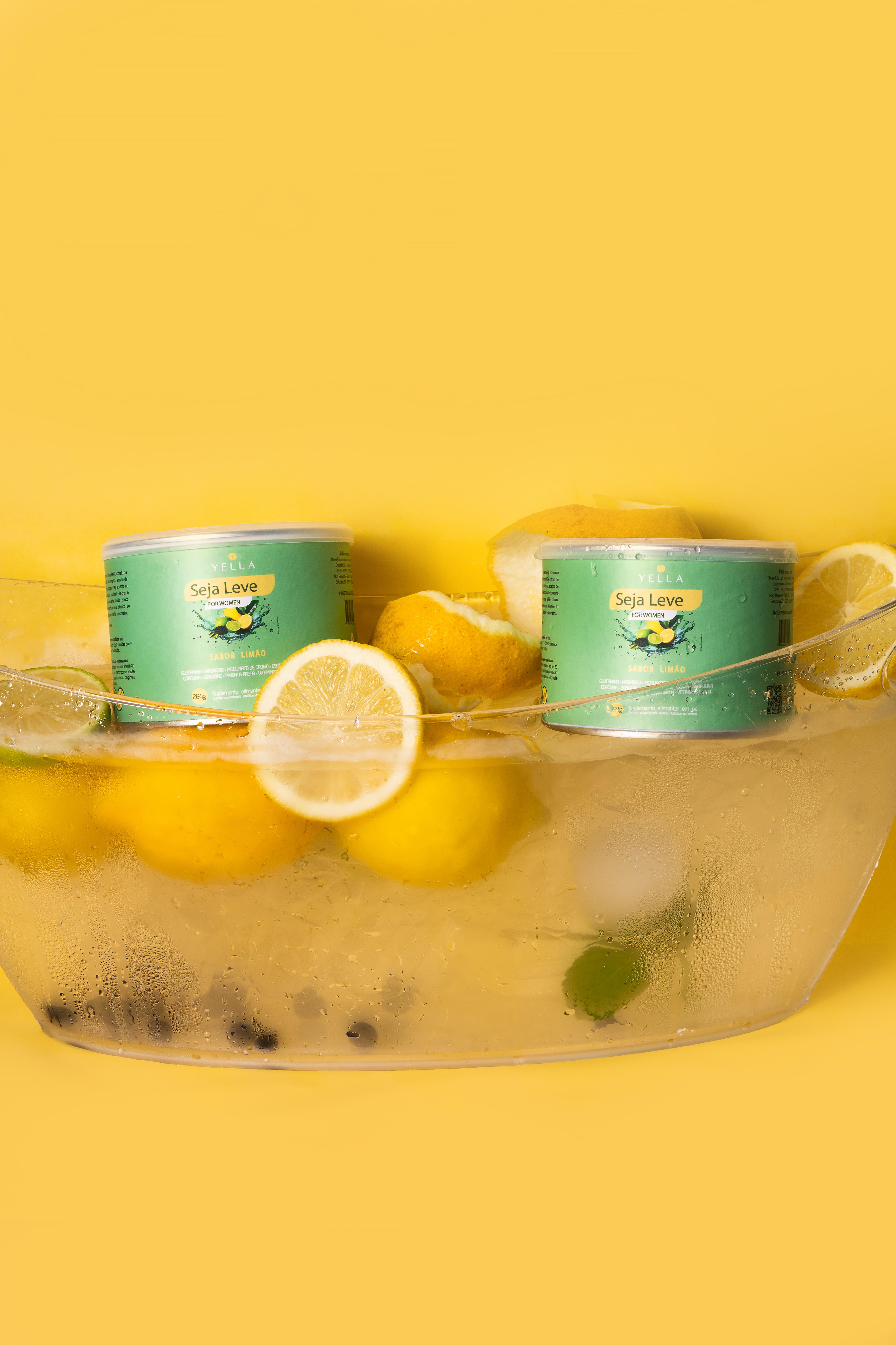 Flat lay amarelo com acessórios Yella